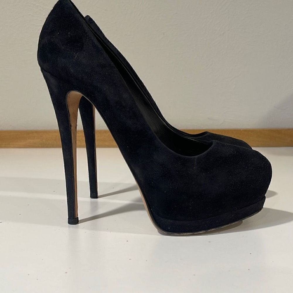 Giuseppe Zanotti Black Suede Pumps Size 38.5 - Picture 4 of 9